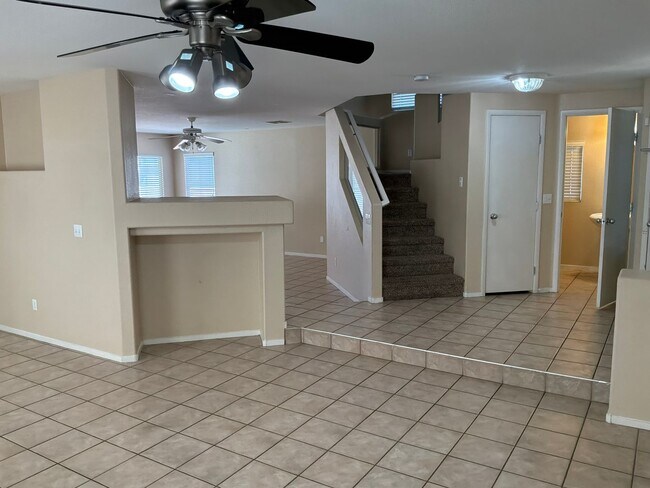 Building Photo - 2 Story 4 bedrooms 2.5 Bathrooms 2 car garage.