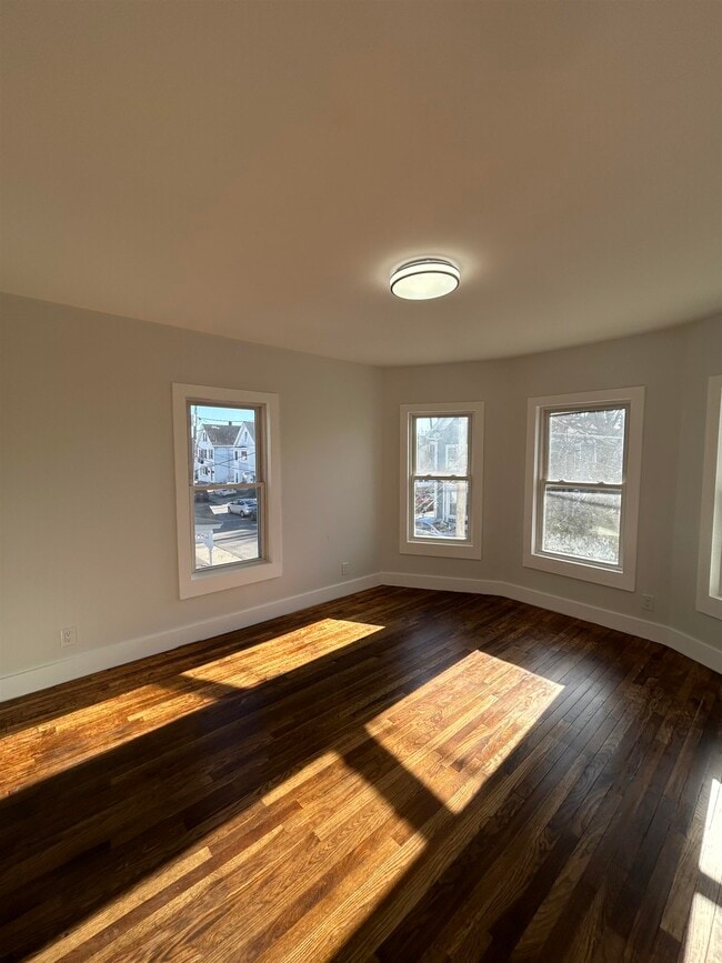 Building Photo - 6 Holmes St