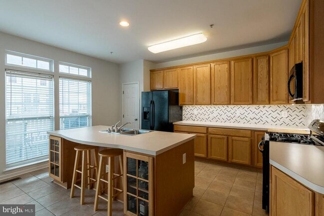 Building Photo - 1752 Theale Way