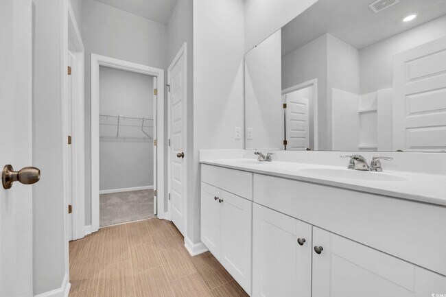 Building Photo - 2087 Victory Wy