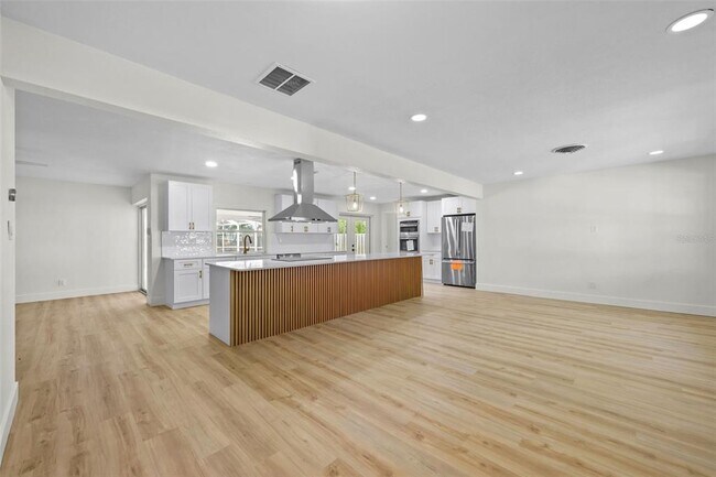 Building Photo - 5700 Bayou Grande Blvd NE