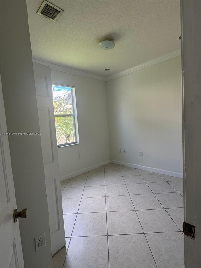 Building Photo - 16439 SW 28th Ct