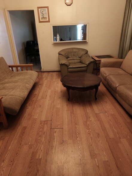 Building Photo - 1615 N Ellamont St