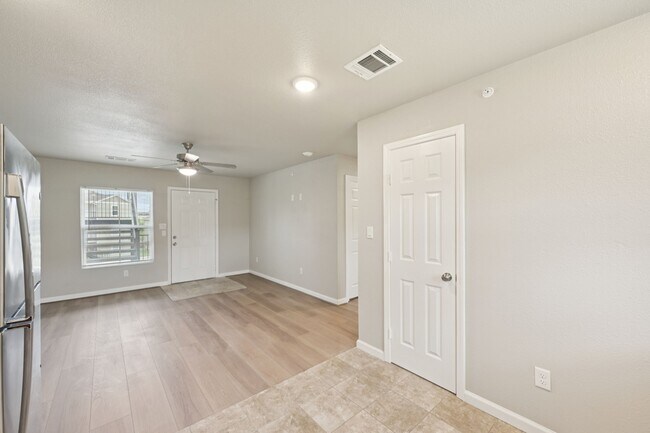 Building Photo - 254 Plez Morgan Dr