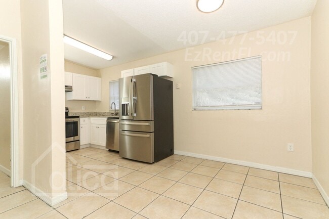 Building Photo - 4 Bed 1 Bath with Carport - Completely Rem...