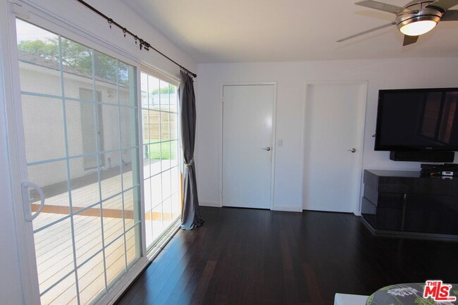 Building Photo - 8111 Westlawn Ave