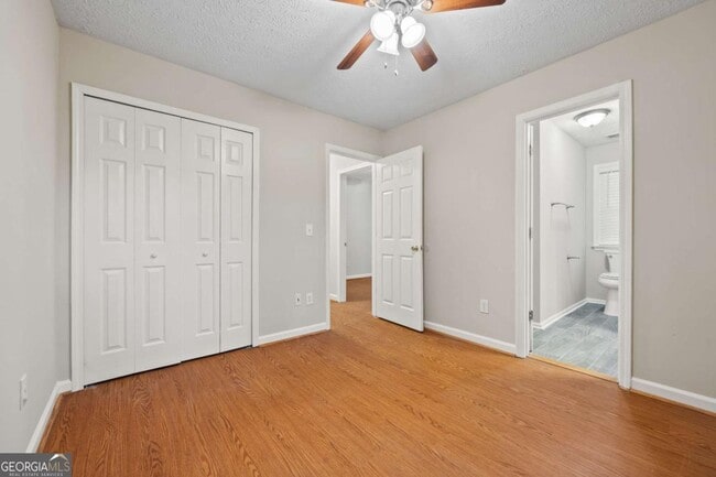 Building Photo - 2339 Leacroft Way