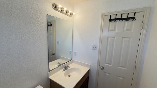 Building Photo - 700 Sweet Leaf Ln