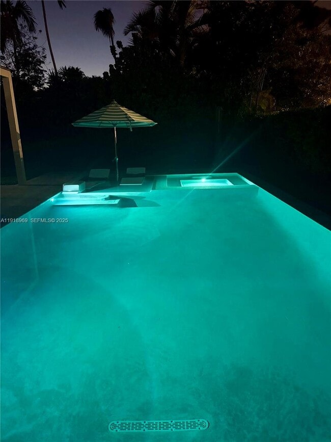 Building Photo - 1435 SW 16th St