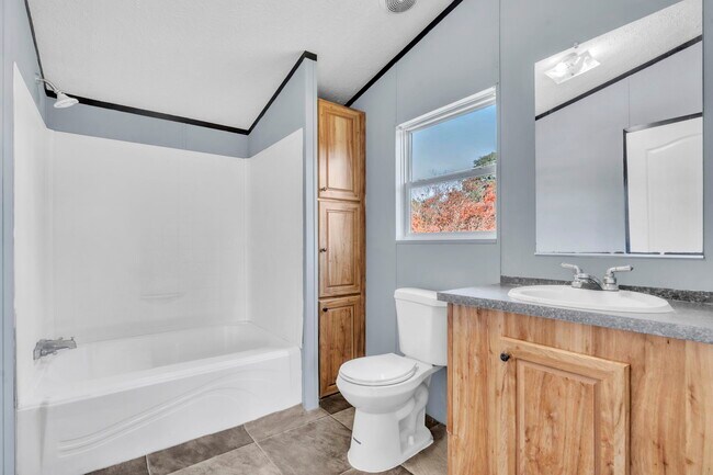 Building Photo - 1 Alice St