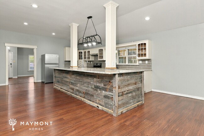 Building Photo - Spacious Home in San Antonio, TX