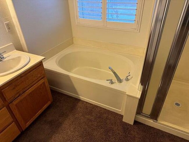 Building Photo - 4 bedroom in Tracy!