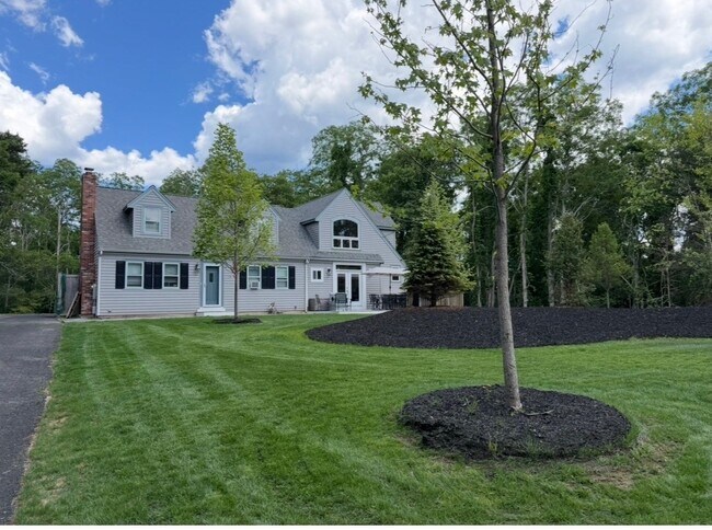 Building Photo - 77 Lakewood Dr