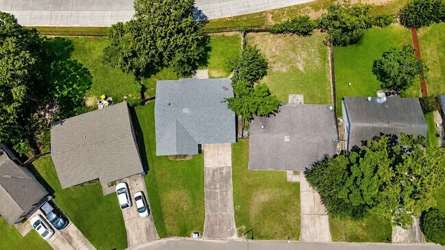 Building Photo - 8607 Sherrywood Dr
