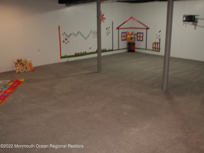 Building Photo - 5002 Trotters Way