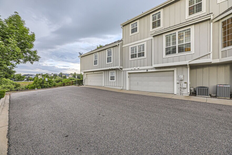 Building Photo - 2980 W Long Dr