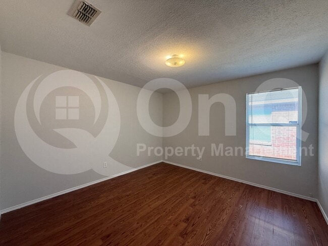 Building Photo - 4240 Hunters Creek Dr