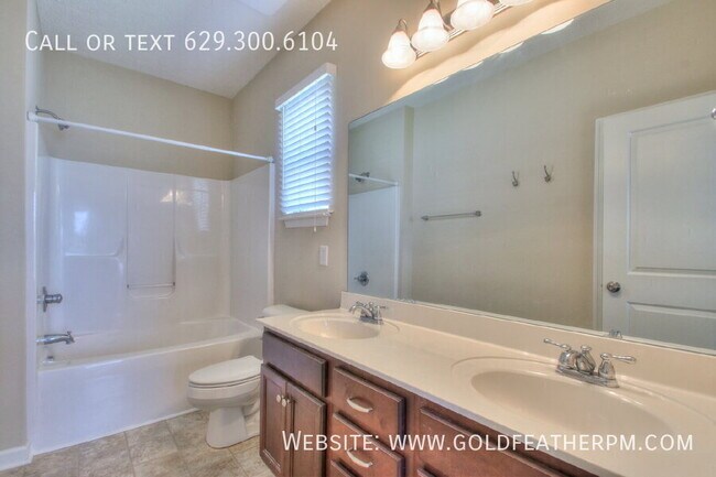 Building Photo - 126 Trenton Ln