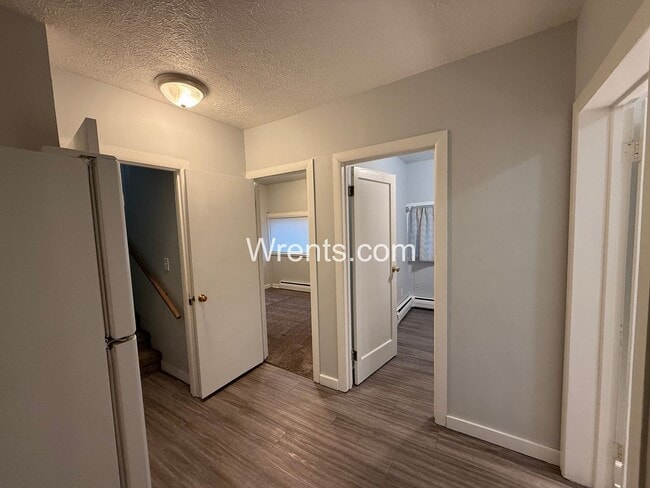 Building Photo - Half Off First Month's Rent Move in Special!! Perry District - 3 Bed/1 Bath Home