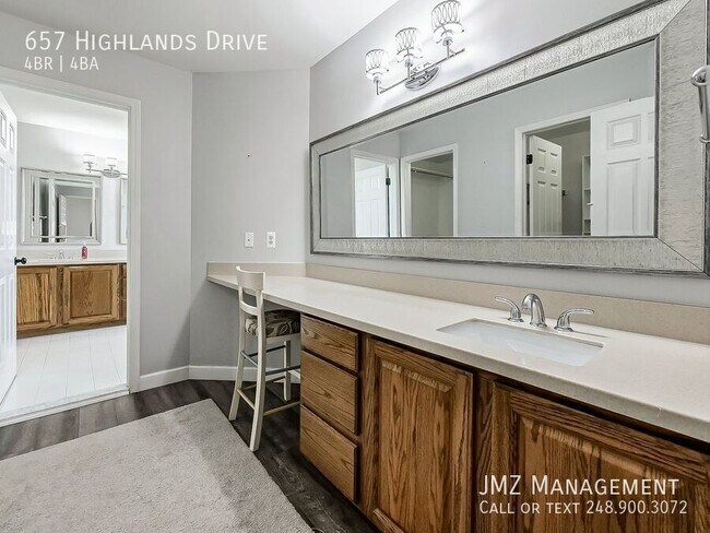 Building Photo - 657 Highlands Dr