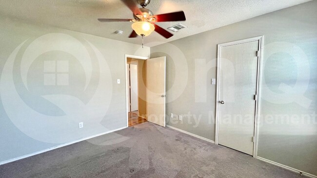 Building Photo - 9952 George Washington Dr