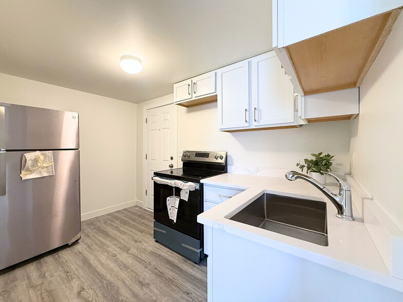 Building Photo - 29222 Grand River Ave