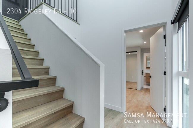 Building Photo - 2304 Ridgeley Dr