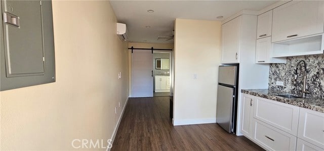 Building Photo - 8016 Mermaid Cir