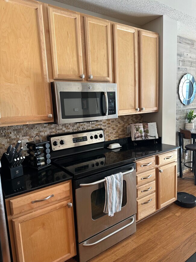 Building Photo - 3707 Grand Way