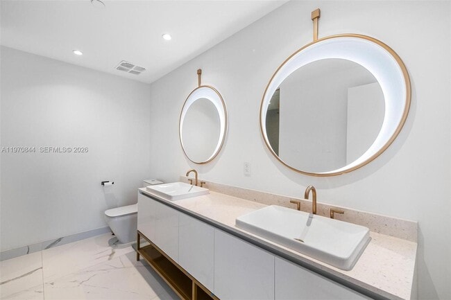 Building Photo - 2678 Tigertail Ave