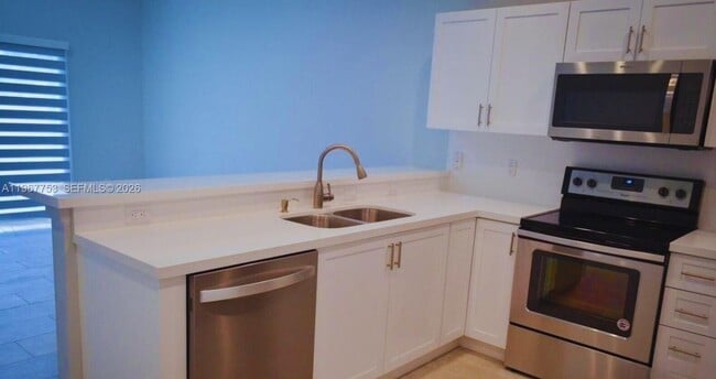 Building Photo - 1515 SW 65th Pl