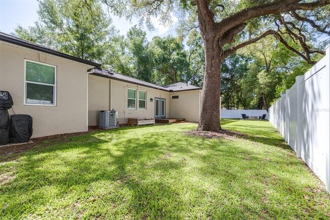 Building Photo - 1505 E North Bay St