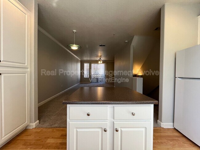 Building Photo - 4455 E Paradise Vlg Pkwy S