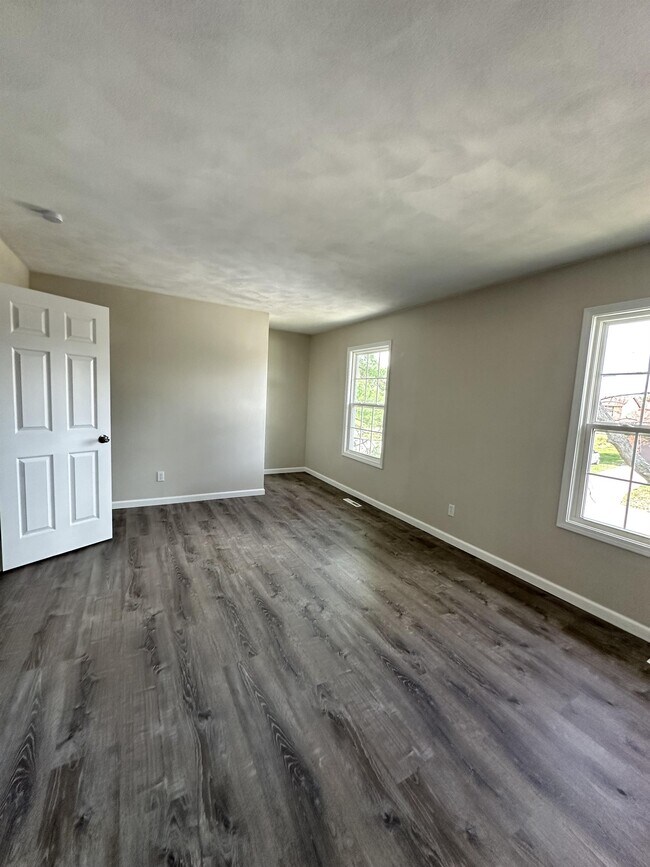 Building Photo - 707 Plankway Dr
