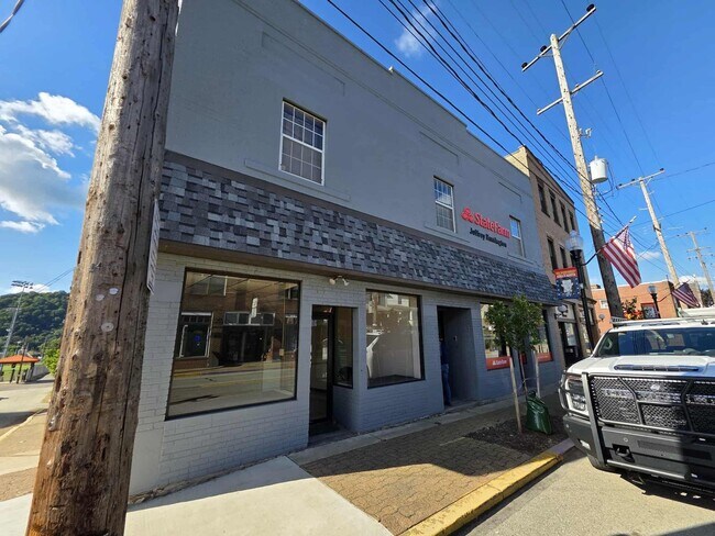 Building Photo - 826 Pittsburgh St
