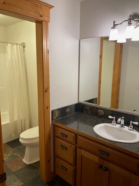 Building Photo - 18319 E Riverway Ave