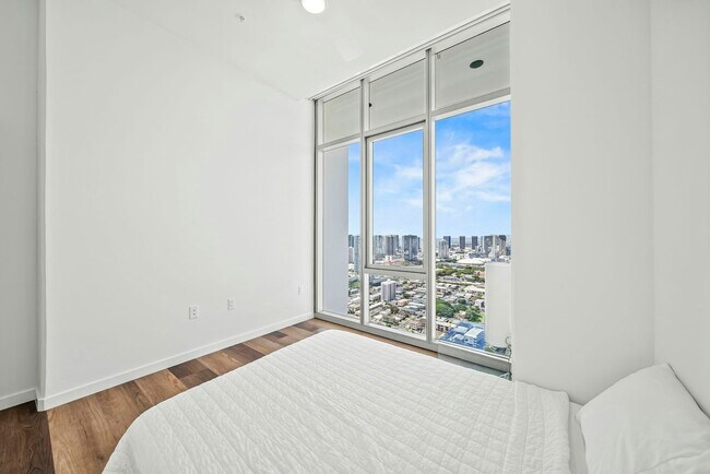 Building Photo - 1515 Liona St