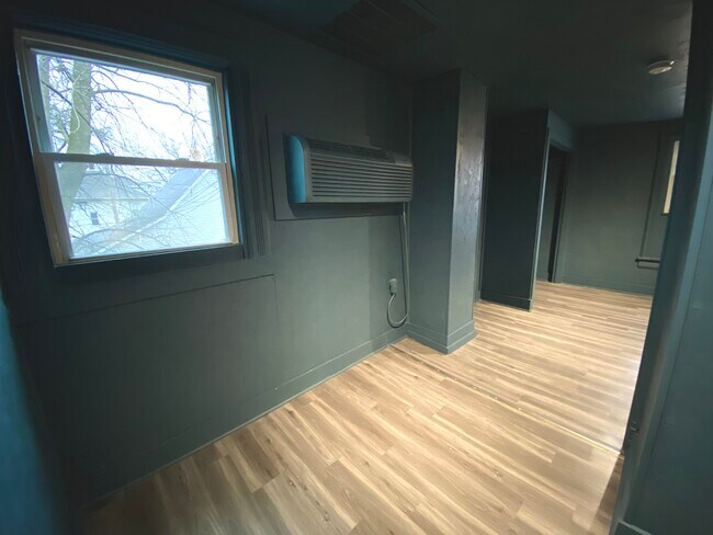 Building Photo - 2200 Richmond Ave