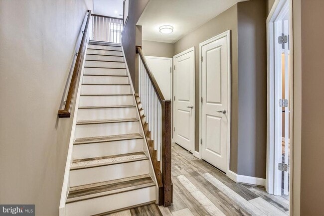 Building Photo - 2526 Sheridan Rd SE