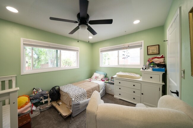 Building Photo - 3709 Avenida Palo Verde