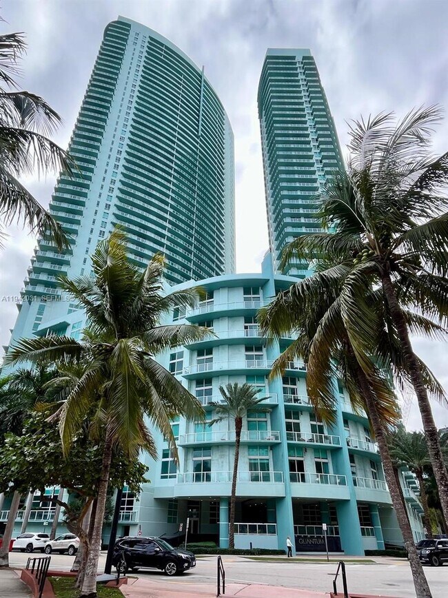 Building Photo - 1900 N Bayshore Dr