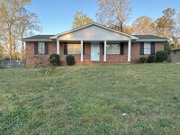 Building Photo - Great 3 Bedroom 2 Bathroom Available Now