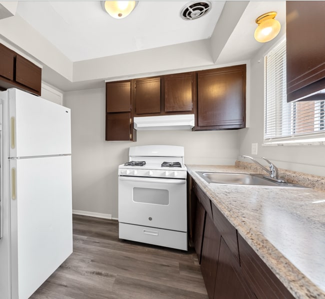 Building Photo - 24575 Kelly Rd