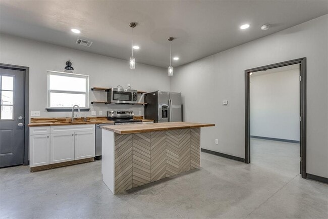 Building Photo - 12571 US-77