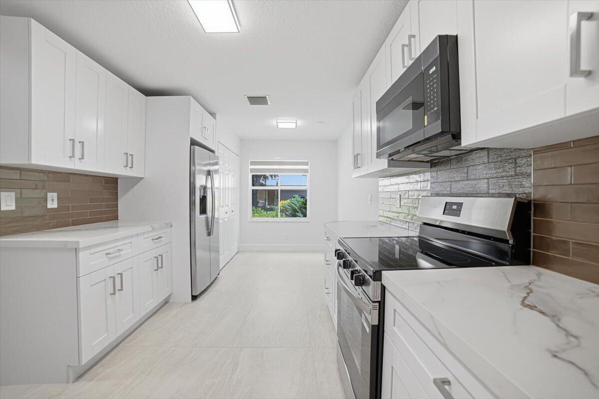 Building Photo - 4112 Pine Ridge Ln