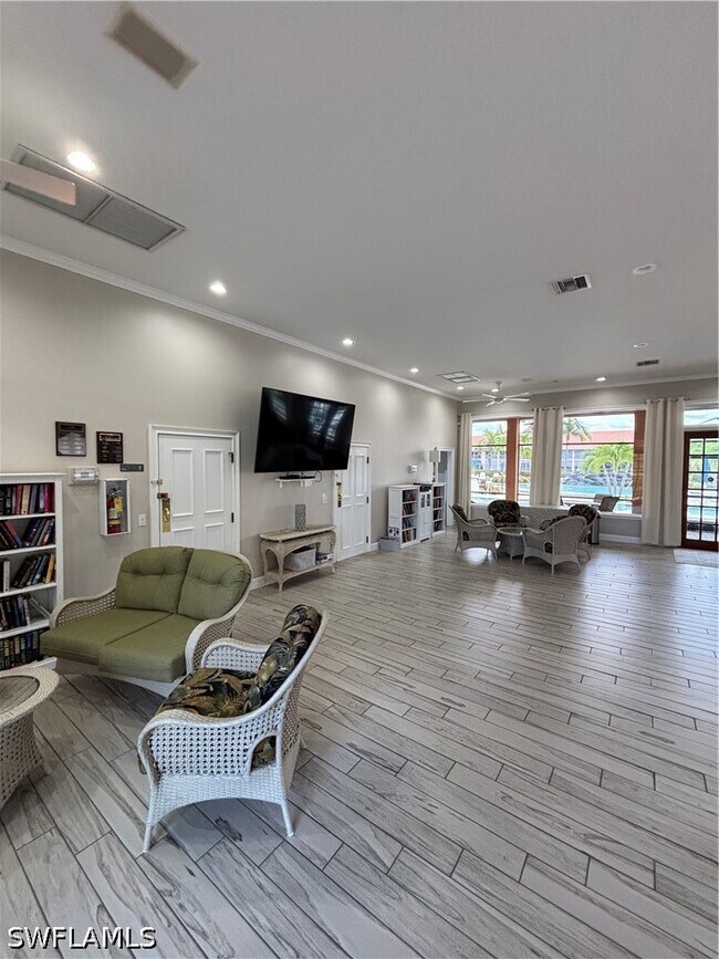Building Photo - 6820 Beach Resort Dr
