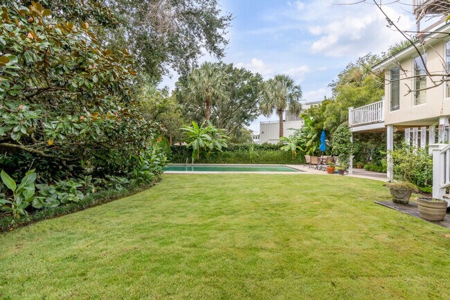 Building Photo - 209 Station 17 St