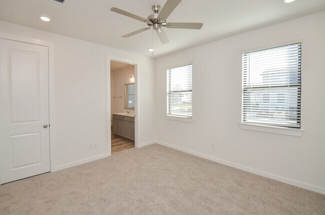 Building Photo - 3249 Loam Ln