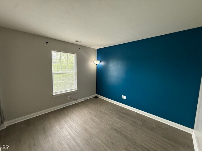 Building Photo - 8836 Kipling Dr