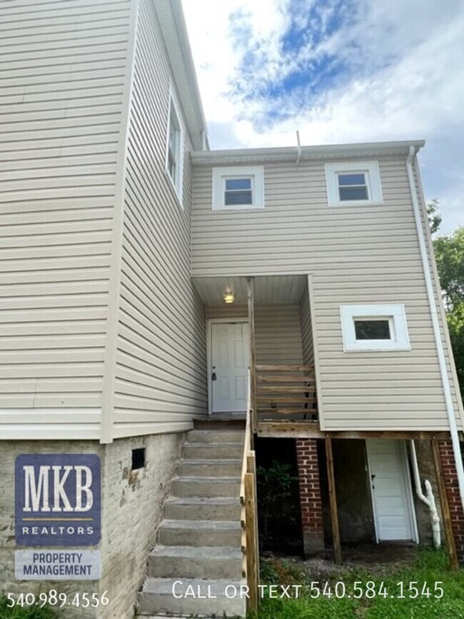 Building Photo - 501 Rutherford Ave NW